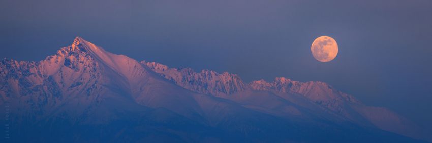 Východ měsíce nad Tatrami od L. Mikuláše